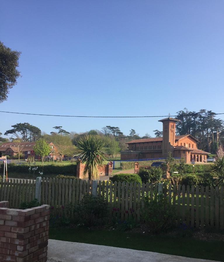 Totland Youth Hostel Exterior photo